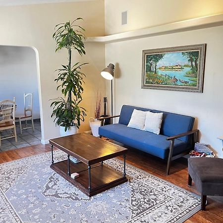 Cozy Family Hideaway, Sleeps 8, 4 Tv'S Yard, Shops Villa ซิมิวัลเลย์ ภายนอก รูปภาพ