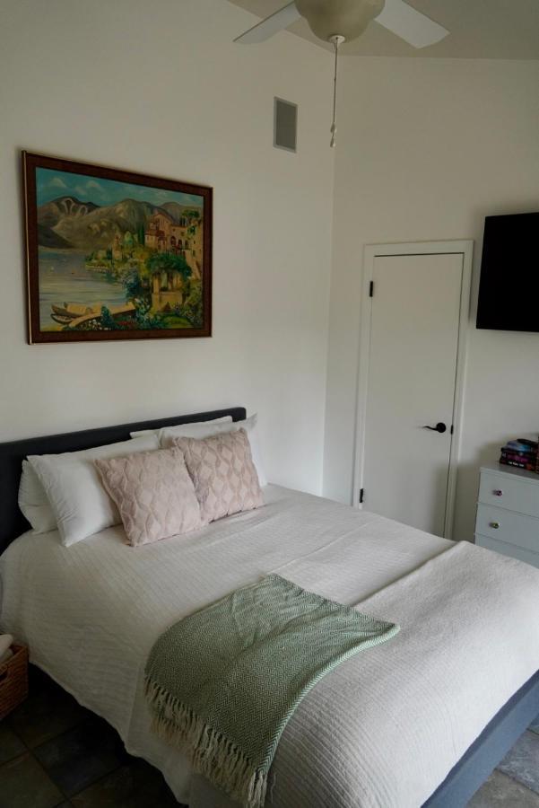 Cozy Family Hideaway, Sleeps 8, 4 Tv'S Yard, Shops Villa ซิมิวัลเลย์ ภายนอก รูปภาพ