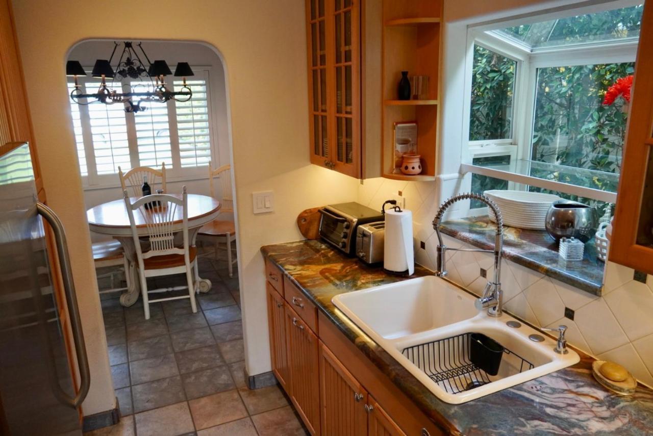 Cozy Family Hideaway, Sleeps 8, 4 Tv'S Yard, Shops Villa ซิมิวัลเลย์ ภายนอก รูปภาพ