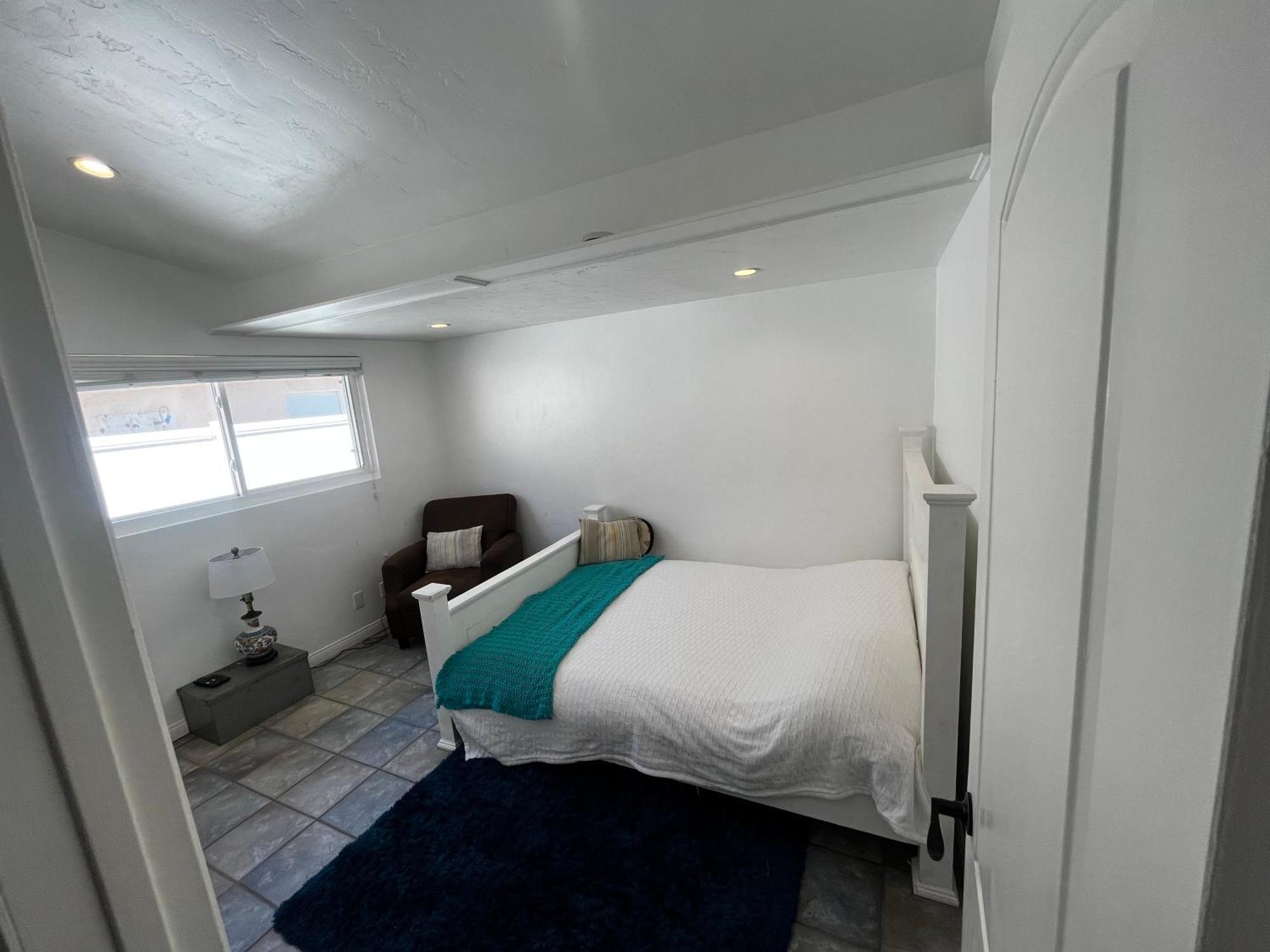 Cozy Family Hideaway, Sleeps 8, 4 Tv'S Yard, Shops Villa ซิมิวัลเลย์ ภายนอก รูปภาพ